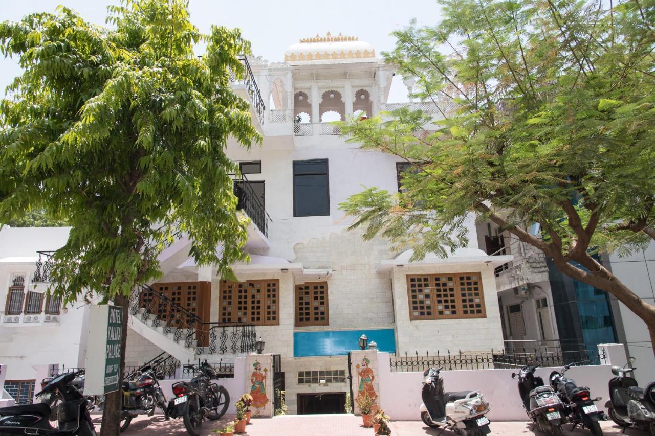 Oyo 14118 Hotel Kalika Palace Udaipur Exterior foto